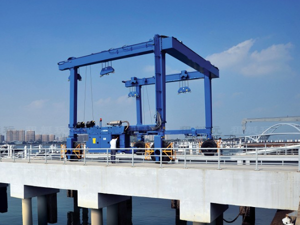 游艇吊的吊裝保險(xiǎn)：游艇吊裝是否需要保險(xiǎn)以及如何選擇保險(xiǎn)？